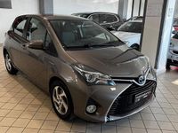 Usata Toyota Yaris Hybrid Active 73 CV (53 kW) 2016 Marrone Berlina