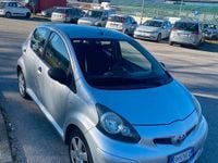 Usata Toyota Aygo 68 CV (50 kW) 2011 Grigio Utilitaria
