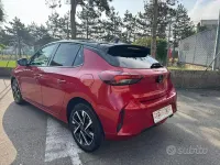 Usata Opel Corsa 101 CV (74 kW) 2024 Rosso metallizzato Utilitaria