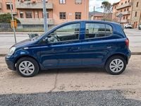 Usata Toyota Yaris 65 CV (47 kW) 2004 Blu Berlina