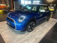 Usata Mini Cooper Favoured 150 kW (204 CV) 2025 Blazing blue Utilitaria