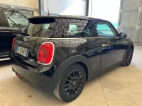 Usata Mini ONE 75 CV (55 kW) 2015 Nero Utilitaria