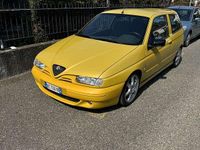 Usata Alfa Romeo 145 105 CV (77 kW) 2000 Utilitaria