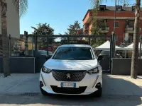 Usata Peugeot 2008 Allure 131 CV (96 kW) 2021 Bianco SUV