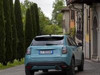 Nuova Fiat 600 Icon 101 CV (74 kW) 2025 Bianco gelato SUV