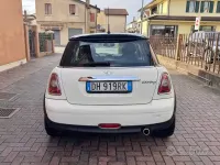 Usata Mini Cooper D 109 CV (80 kW) 2007 Beige Utilitaria