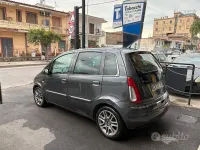 Usata Lancia Musa Gold 95 CV (69 kW) 2013 Grigio Monovolume