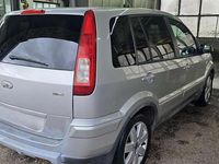 Usata Ford Fusion 68 CV (50 kW) 2008 Argento Monovolume