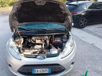 Usata Ford Fiesta 68 CV (50 kW) 2010 Grigio Utilitaria