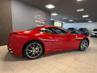 Usata Ferrari California 460 CV (338 kW) 2011 Rosso Cabrio