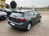 Usata VW Golf VIII Life 116 CV (85 kW) 2021 Grigio Utilitaria