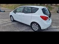 Usata Opel Meriva 100 CV (73 kW) 2011 Bianco Monovolume