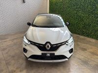 Usata Renault Captur Techno 100 CV (73 kW) 2023 Bianco SUV