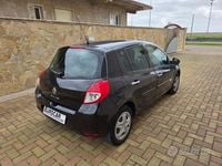 Usata Renault Clio II Dynamique 75 CV (55 kW) 2011 Nero Berlina
