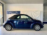 Usata VW New Beetle 101 CV (74 kW) 2005 Blu/azzurro Utilitaria