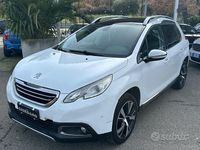 Usata Peugeot 2008 S 120 CV (88 kW) 2015 Bianco SUV