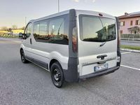 Usata Opel Vivaro 135 CV (99 kW) 2004 Grigio Monovolume
