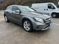 Usata Mercedes GLA180 Premium 122 CV (89 kW) 2019 Grigio SUV