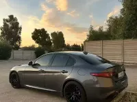 Usata Alfa Romeo Giulia 180 CV (132 kW) 2016 Grigio Berlina