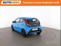 Usata Toyota Aygo 72 CV (52 kW) 2020 Blu Utilitaria