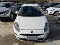 Usata Fiat Punto Street 75 CV (55 kW) 2013 Bianco Utilitaria