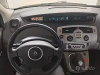 Usata Renault Scénic II 130 CV (95 kW) 2007 Grigio Monovolume