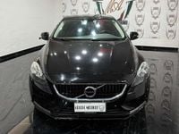 Usata Volvo V40 Momentum 120 CV (88 kW) 2017 Nero Berlina