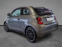 Usata Fiat 500e La Prima 42 kW (58 CV) 2023 Grigio / metallizzato Cabrio