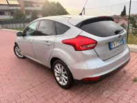 Usata Ford Focus Titanium 120 CV (88 kW) 2017 Grigio Berlina