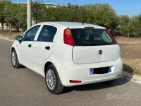 Usata Fiat Punto Street 95 CV (69 kW) 2018 Bianco Utilitaria