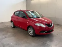 Usata Lancia Ypsilon Gold 69 CV (50 kW) 2018 Rosso Utilitaria