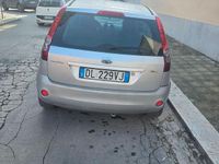 Usata Ford Fiesta 80 CV (58 kW) 2007 Grigio Utilitaria