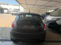 Usata Lancia Ypsilon Gold 69 CV (50 kW) 2022 Grigio Utilitaria