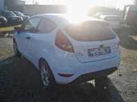 Usata Ford Fiesta 89 CV (65 kW) 2009 Bianco Furgone