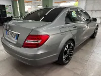 Usado Mercedes C200 Elegance 136 CV (100 kW) 2014 Plateado Berlina