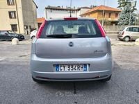 Usata Fiat Grande Punto Dynamic 65 CV (47 kW) 2005 Argento Utilitaria