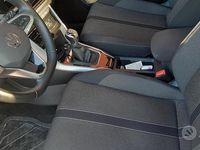 Usata VW T-Roc Life 110 CV (80 kW) 2023 Verde SUV