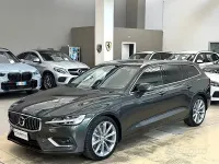 Usata Volvo V60 Inscription 190 CV (139 kW) 2019 Pine grey Station wagon