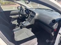 Usata Peugeot 5008 Family 149 CV (109 kW) 2011 Bianco Monovolume