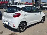 Usata Hyundai i10 67 CV (49 kW) 2023 Bianco Utilitaria