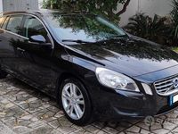 Usata Volvo V60 Momentum 163 CV (119 kW) 2012 Nero Station wagon
