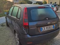 Usata Ford Fiesta 68 CV (50 kW) 2005 Blu Utilitaria