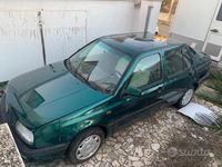 Usata VW Vento 75 CV (55 kW) 1997 Verde Berlina