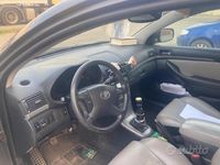 Usata Toyota Avensis 150 CV (110 kW) 2007 Grigio Station wagon