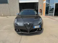 Usata Alfa Romeo Giulietta Exclusive 175 CV (128 kW) 2015 Grigio Utilitaria