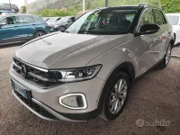 Usata VW T-Roc Style 110 CV (80 kW) 2023 Beige SUV