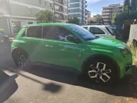 Usata Renault 5 E-Tech Urban 77 kW (106 CV) 2025 Verde Berlina