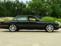 Usata Jaguar XJR 363 CV (266 kW) 2000 Nero Berlina