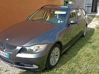 Usata BMW 318 122 CV (89 kW) 2007 Grigio Station wagon