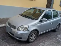 Usata Toyota Yaris 68 CV (50 kW) 2005 Grigio Utilitaria